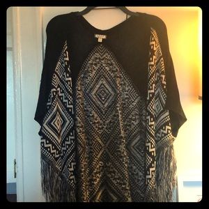 Black and white patterned cover-up (sleeveless)